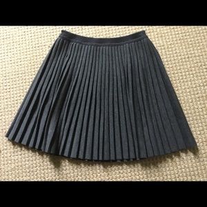 Zara Bottoms - Zara Girls Gray Flannel Pleated Skirt, Size 8 Zara Bottoms - Zara Girls Gray Flannel Pleated Skirt, Size 8